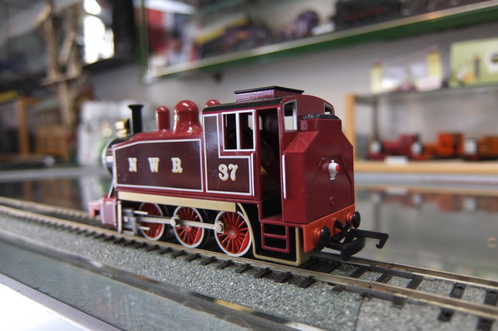 赤いロージー イギリス鉄道模型輸入販売のメディカルアート
